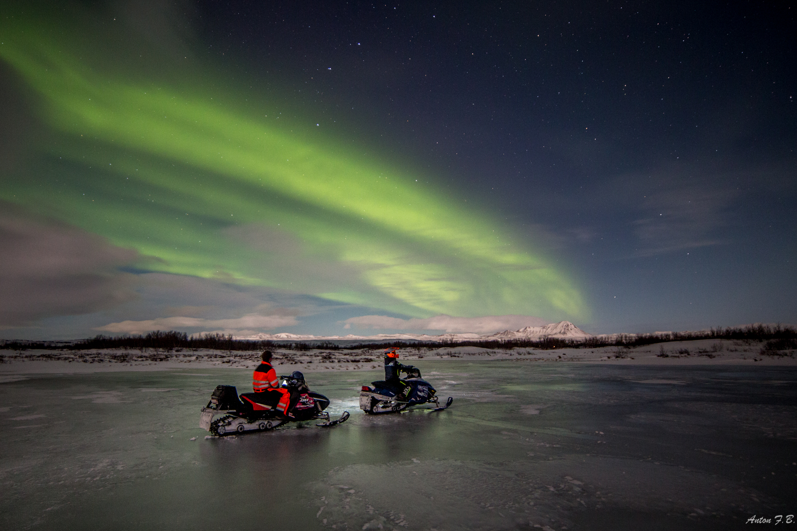 Northern light Snowmobile tour - Geotravel Iceland